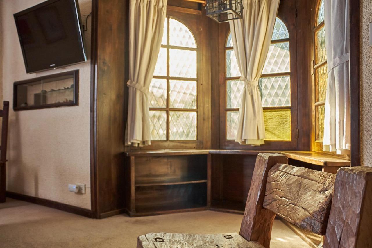 Hosteria La Posta Del Cazador San Martín de los Andes Екстериор снимка