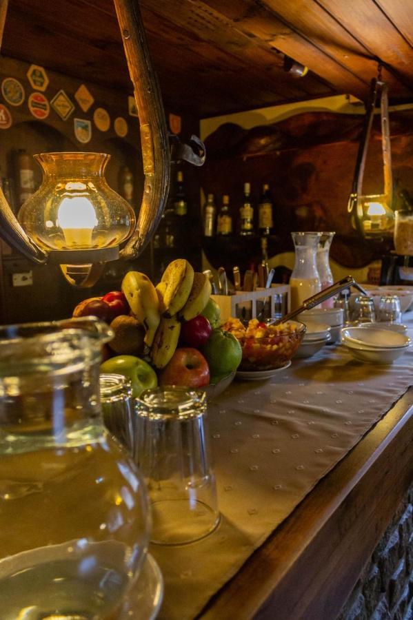Hosteria La Posta Del Cazador San Martín de los Andes Екстериор снимка