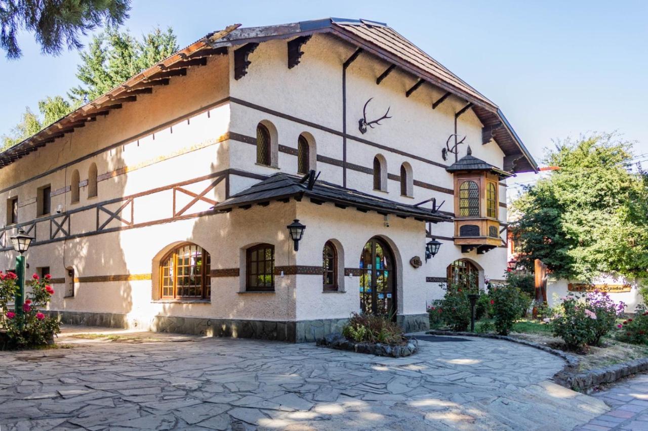 Hosteria La Posta Del Cazador San Martín de los Andes Екстериор снимка