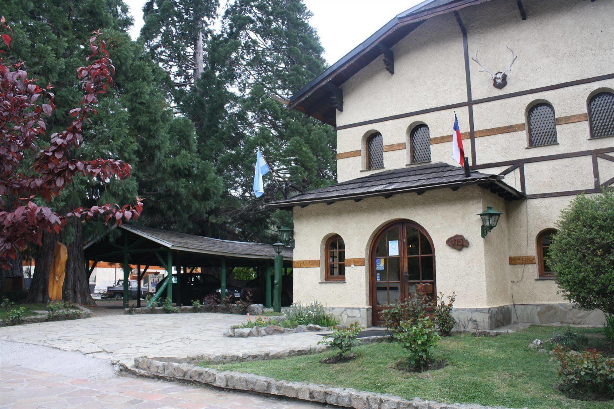 Hosteria La Posta Del Cazador San Martín de los Andes Екстериор снимка