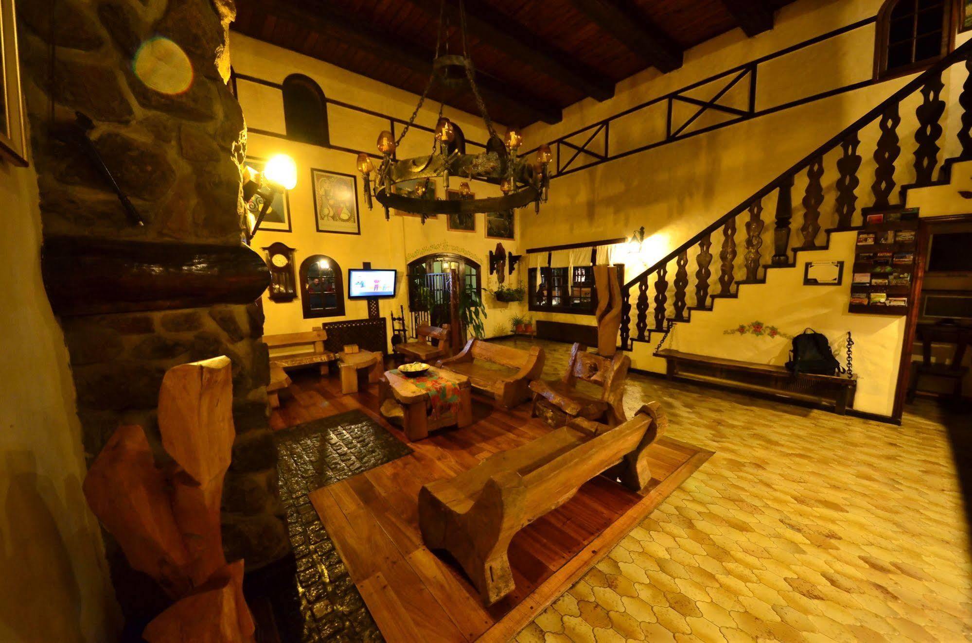 Hosteria La Posta Del Cazador San Martín de los Andes Екстериор снимка