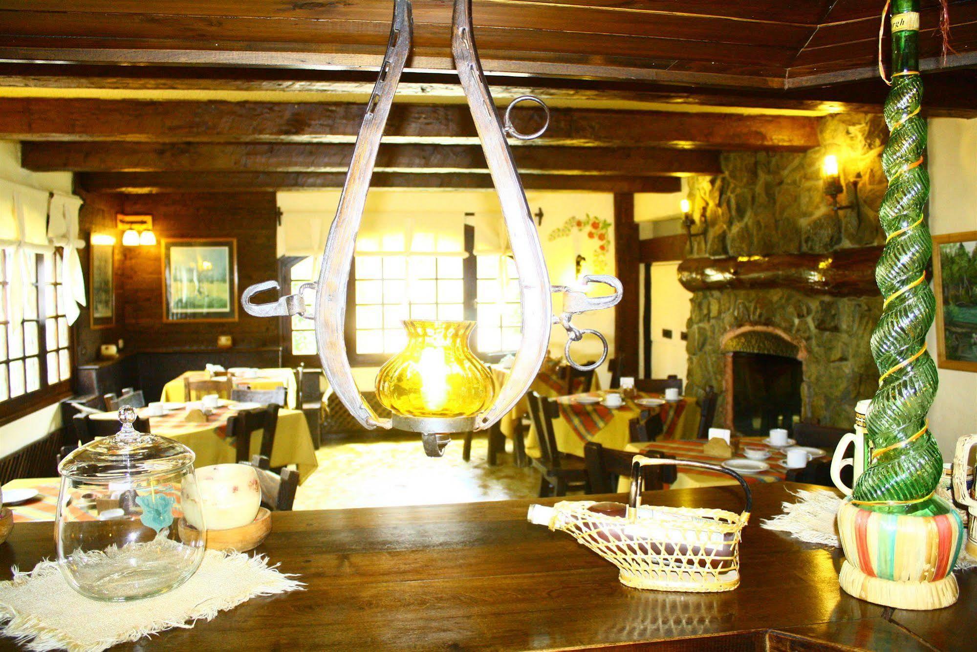 Hosteria La Posta Del Cazador San Martín de los Andes Екстериор снимка