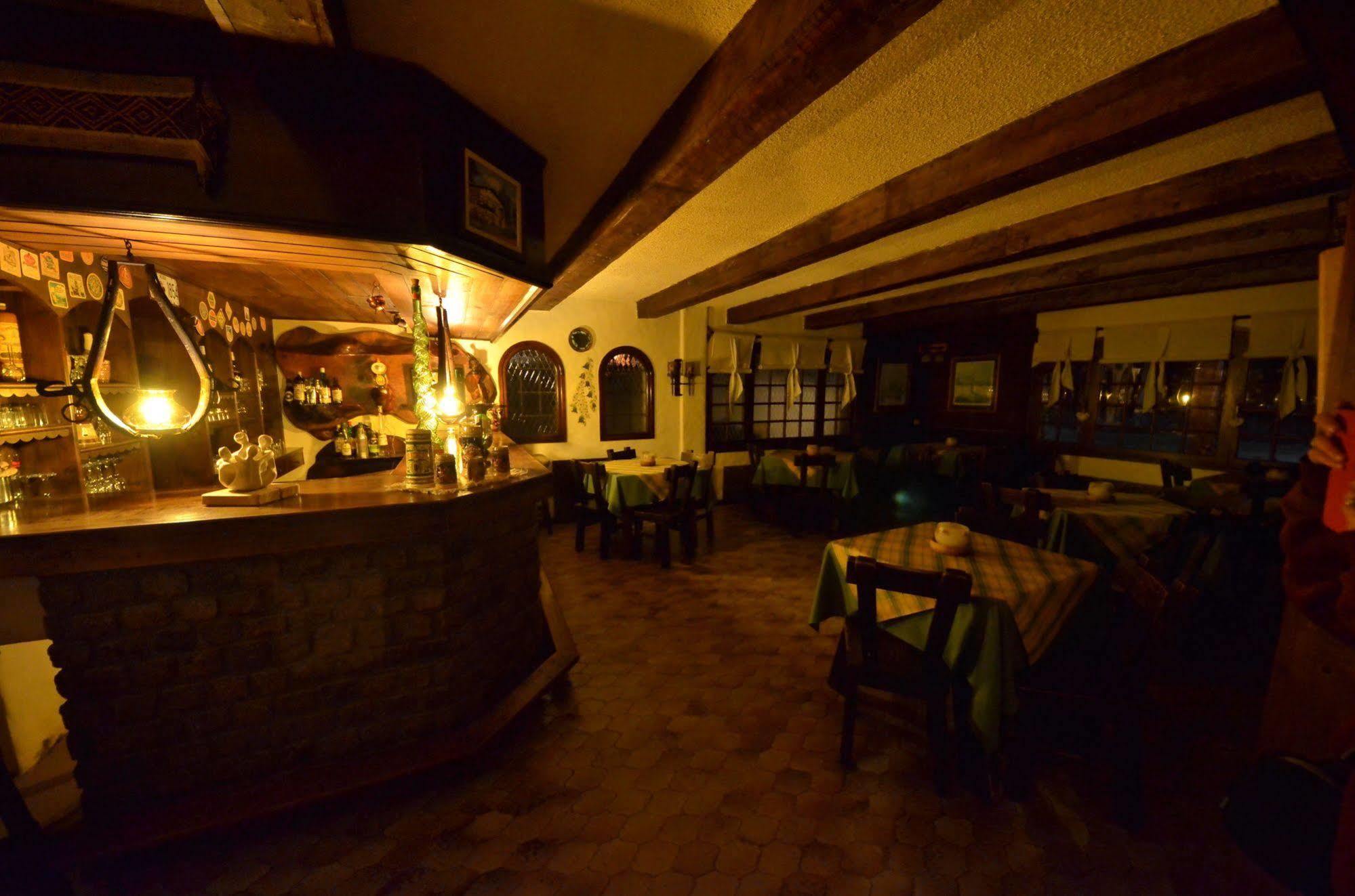 Hosteria La Posta Del Cazador San Martín de los Andes Екстериор снимка